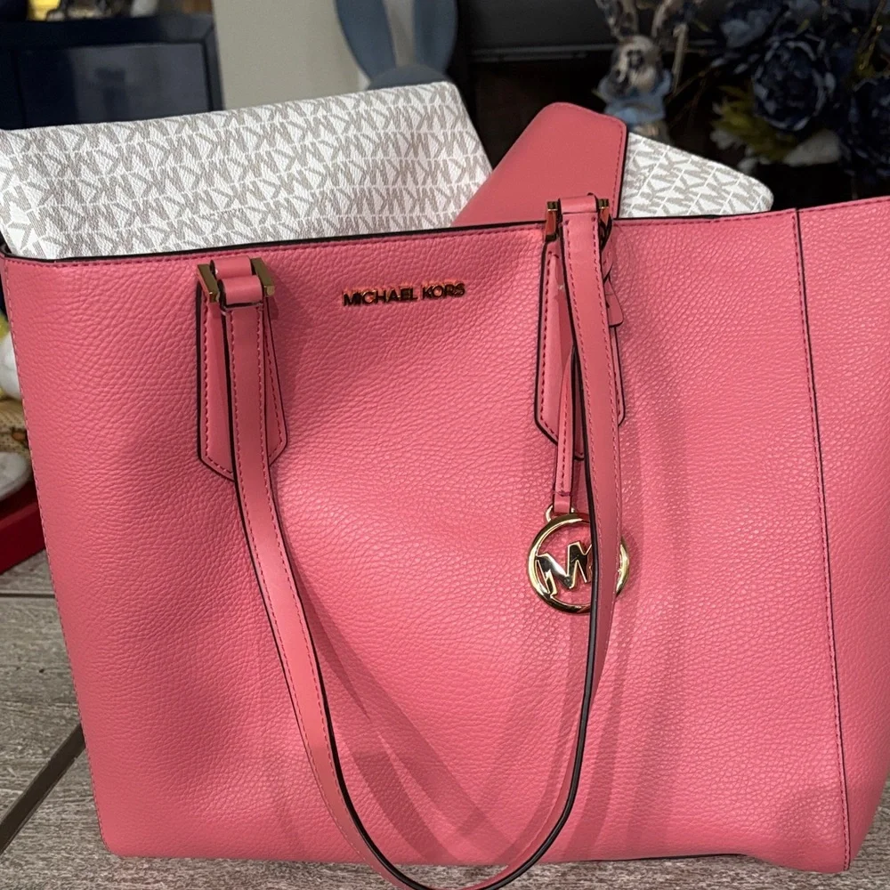 Michael Kors Vibrant Pink Tote with detachable clutch and makeup bag with strap. - Picture 2 of 12